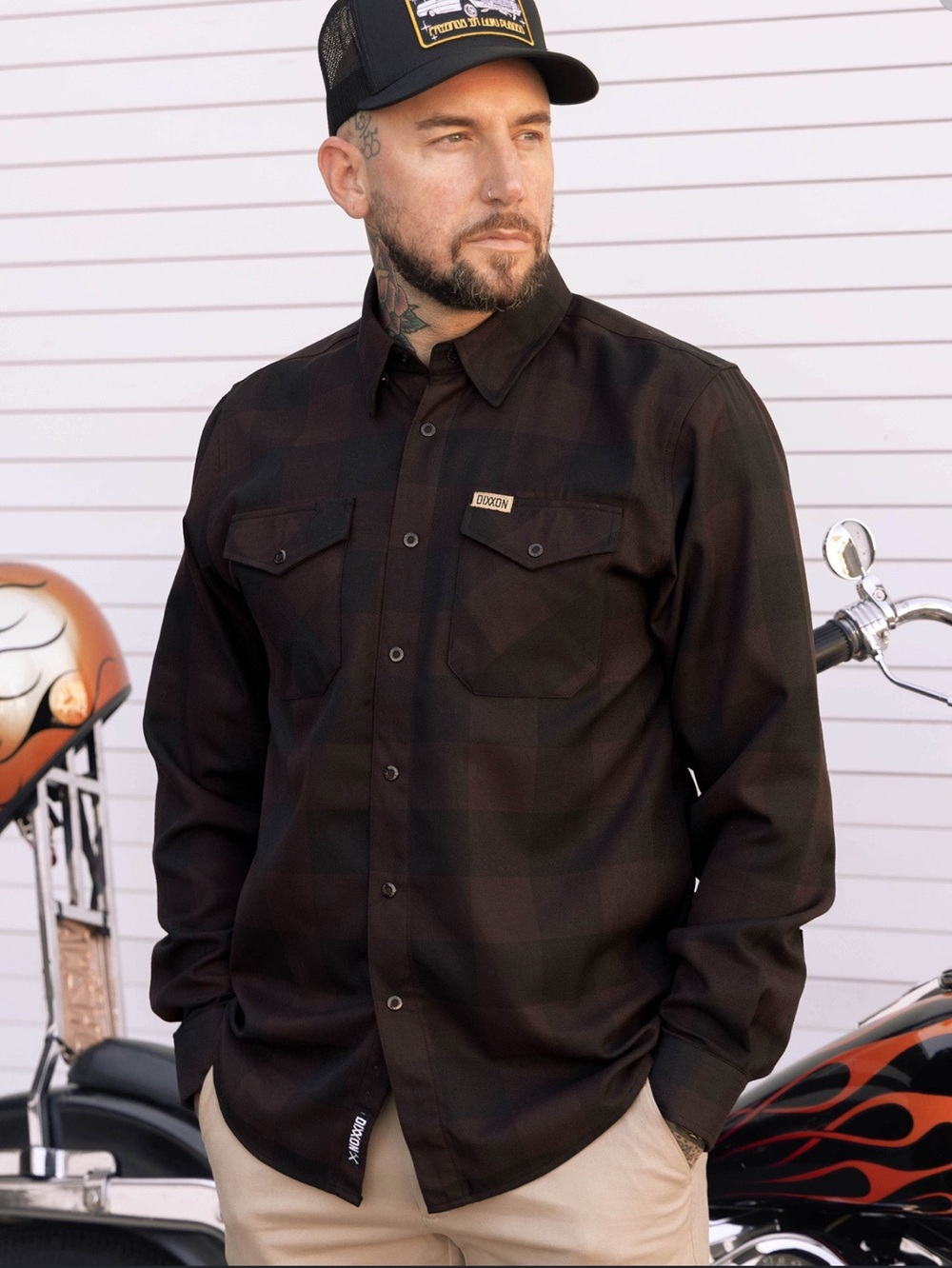 DIXXON NWOT The Saint 10 Year Flannel Brown and Black Flannel size Large